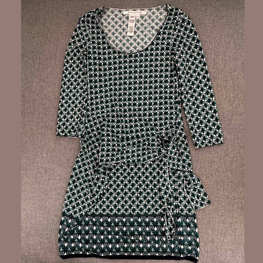 Max Studio Dress Wrap Side Tye Small Stretch Green‎ White Geometric Print